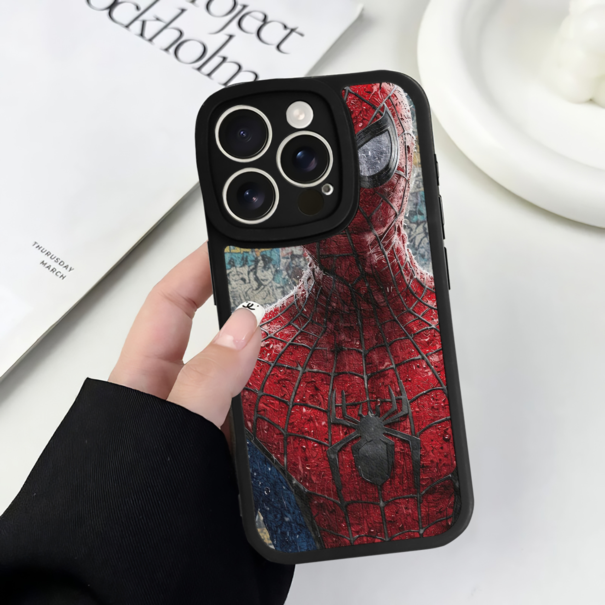 （画像用） Spider Man スパイダーマン 【iPhone 16シリーズ対応】シリコンスマホケース（レザー調） 材質：シリコン